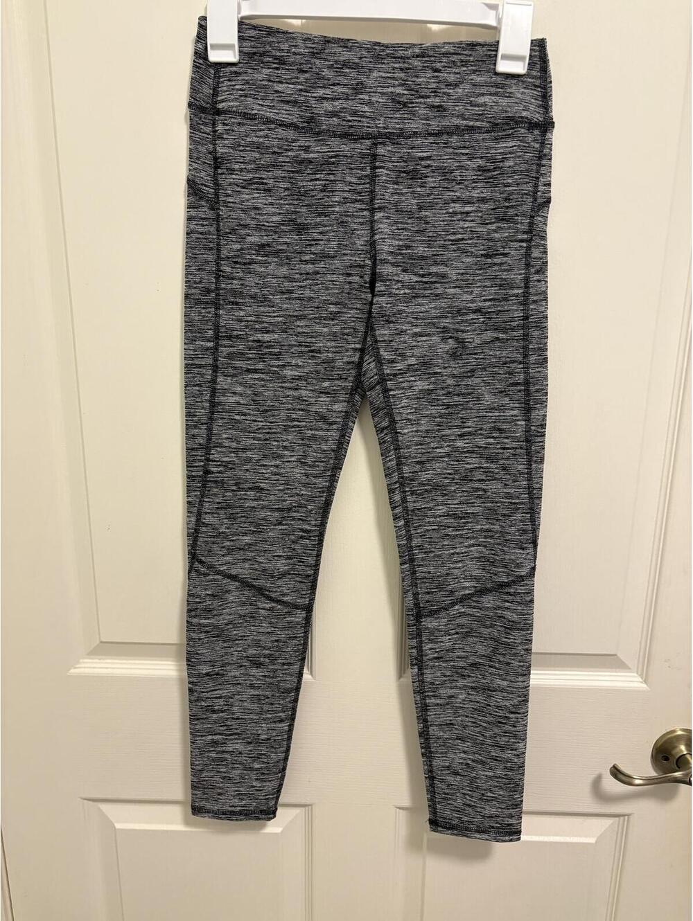 Hollister Women's Black and Gray Leggings Size Small